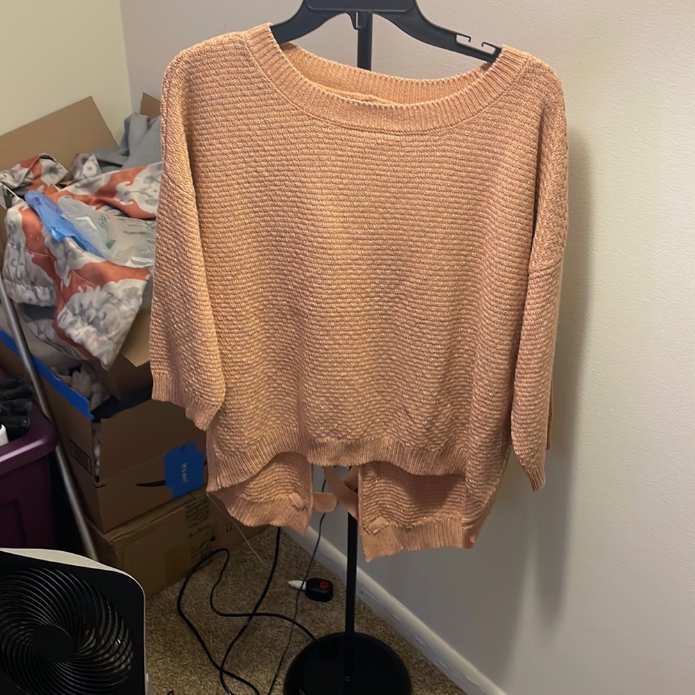 EUC NY&C oversized crisscross back sweater with rose gold threading sz. S 284